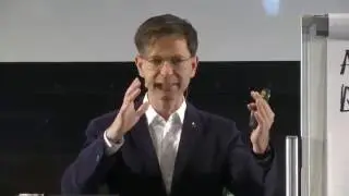 Futurist Mathias Haas - THE TREND WACHTER - on stage