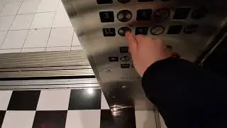 Westinghouse traction elevators at Bloomingdales on East 59th St/Lex Ave (Manhattan, NY)