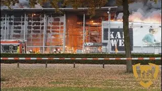 27-11-2018 *PRIMEUR* (GRIP 2) Zeer grote brand verwoest de Karwei in Apeldoorn-Noord