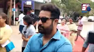 'RRR' Fame Jr NTR Cast Their Vote in Hyderabad | SACHNEWS |