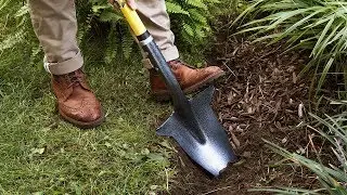 Spear Head Spade | Ergonomic Pointed Garden Spade