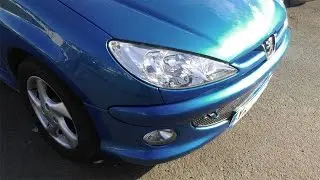 How to replace a Peugeot 206 headlight bulb