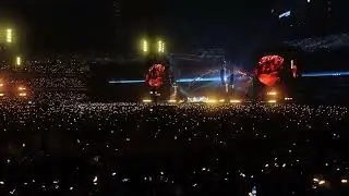 Coldplay - Yellow | Live from Mumbai