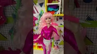 Custom Dioramas: Jem Rock Backstager & Misfits Lounge