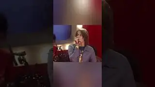Julian decidiu cantar com autotune dnv #CleptoGirl #memes #thestrokes #teste #matandomatheus #aviso