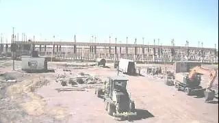 Constructia unei hale industriale in 3 minute (time-lapse)