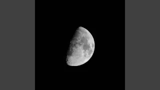 pale moon