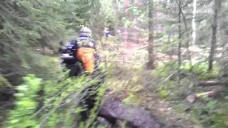 Iso Gessu tulee mutaiselta mets&auml;polulta l&auml;pi hyvin noinkin iso enska tulee 3.6.2012