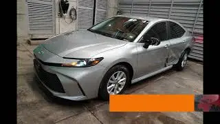 DISAUTO│2025 TOYOTA CAMRY LE HIBRIDO CAMINANDO Y BOLSAS FW OK FRENTE IMPECABLE NUEVA LINEA APPLE LED