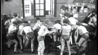 French Chorus Girls (1929)
