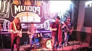 LIVE MUSIC ! !