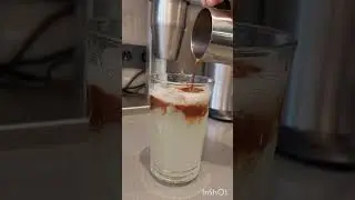 А simple refreshing espresso tonic