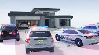 *CRAZY* Greenville Wisconsin Mansion Heist POLICE CHASE Roblox Roleplay