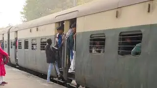 এইরকম অবস্থার মধ্যে কিভাবে যাব 😱😳😲 #family #familyvlog #daliyvlog #train travel 