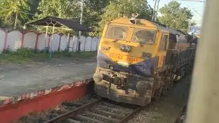 Rare Offlink! WDG4D Monster Pulling ICF DEMU Train | Indian Railways | Jaypurna vlogs | diesel Aura 