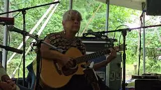 Anne Hills at the Shawano Folk Festival 8/9/25