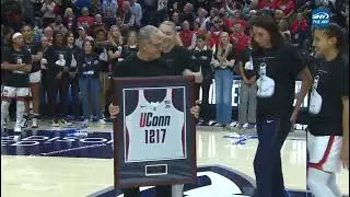 Paige, Azzi And Caroline Present Geno With His 1217 WINNING RECORD Jersey 🤩