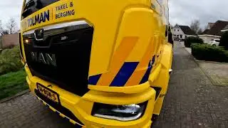 auto rijdt de sloot in,