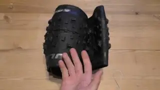 Unboxing schwalbe jumbo jim 26x4.0 Snake Skin
