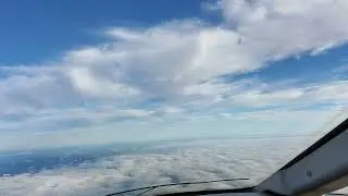 Bombardier Challenger 350 Jet takeoff Houston (IAH) Runway 26L (KLM)