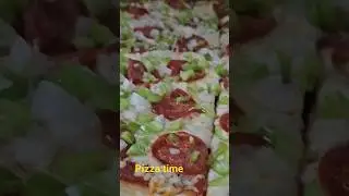 pizza veggies and peperoni. #foodie #cheese #supreme #fun #fyp #yummy #pizza #Real  #worldwide