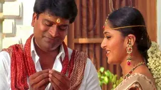 अनुष्का शेट्टी शादी के दिन होने वाले पति की मदद से देखिये मंडप से भाग गयी |साउथ मूवी का मज़ेदार सीन