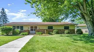 2930 N Highlands Boulevard, Fort Wayne, IN Presented by Beth Goldsmith.