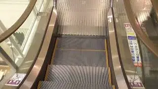 イオンモール倉敷セントラルコートのエスカレーター（三菱製・下り）