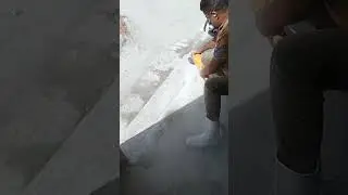 trabalho de lixadeira lixamento pra dps tira o estuque do piso de granitina