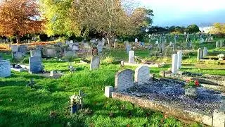 Oundle Cemetery War Memorial and Commonwealth War Graves