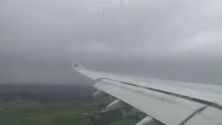[BAD WEATHER LANDING] Qatar Airways A330-202 landing and taxi at Amsterdam - Schiphol (AMS/EHAM)