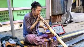 Beatboxing with a Didgeridoo ! Hong Kong Street Music