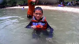 Funny swimming lessons 😂