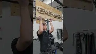 🦀#climbing #pinchstrength #bouldering #gym #grip