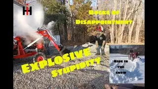 Старинный сельскохозяйственный трактор Farmall Cub используется для уборки камней и снега с помощ...