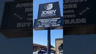 Копаюсь в Далласе в магазине Josey Records. Смотрите полное видео. Ссылка ниже. #ditc #vinyl #rec...