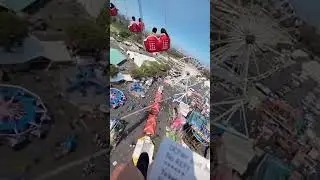 They got stuck on theme park Ride during storm 😱