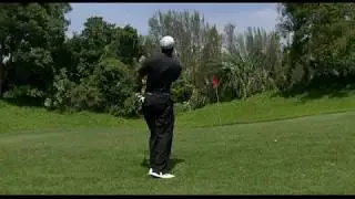 Tiger Woods Chip-In at CIMB Classic | Round 2 Highlights 2012