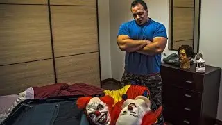 To meet together killer clowns dm pranks