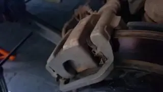 Troca das pastilhas de freio traseiras da Grand Vitara 2008 a 2016