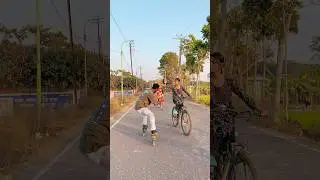 😤🤣#skating #road #cycle #girl #funny #reaction #youtubeshorts #viratshorts #shortsvideo #shorts
