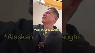 Мужчина из племени навахо посетил церемонию коренных жителей Аляски.