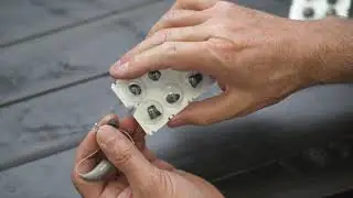 How To Change The Wax-Guard & Tip On Your Hearing Aids