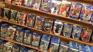 ROASTING THE BIGGEST WWE FIGURE COLLECTION IN CANADA!