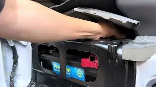 How to remove battery Toyota Hiace 2019 model (new shape)