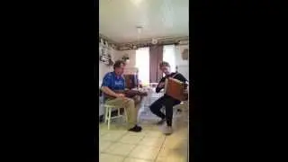 Torader hos Stefan Tillgren i N&ouml;tabr&aring;ne durspel Nyckelharpa Peter Kjellersson  PerHellstensvals b9