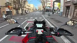 Barcelona 🇪🇸 + Multistrada V2 S (2025) = perfect winter chill ride.