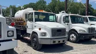 2002 Freightliner FL70 Mixing Truck with Vermeer DT750 Mud Mixing System