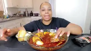 DESHELLED MEGA PRAWNS SEAFOOD BOIL DRENCHED IN SPICY BLOVES SAUCE!