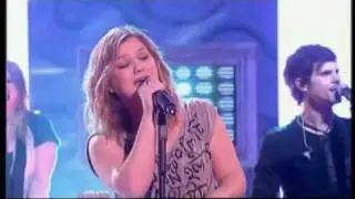 Kelly Clarkson - My Life Would Suck Without You - The Paul O'Grady Show [HQ].